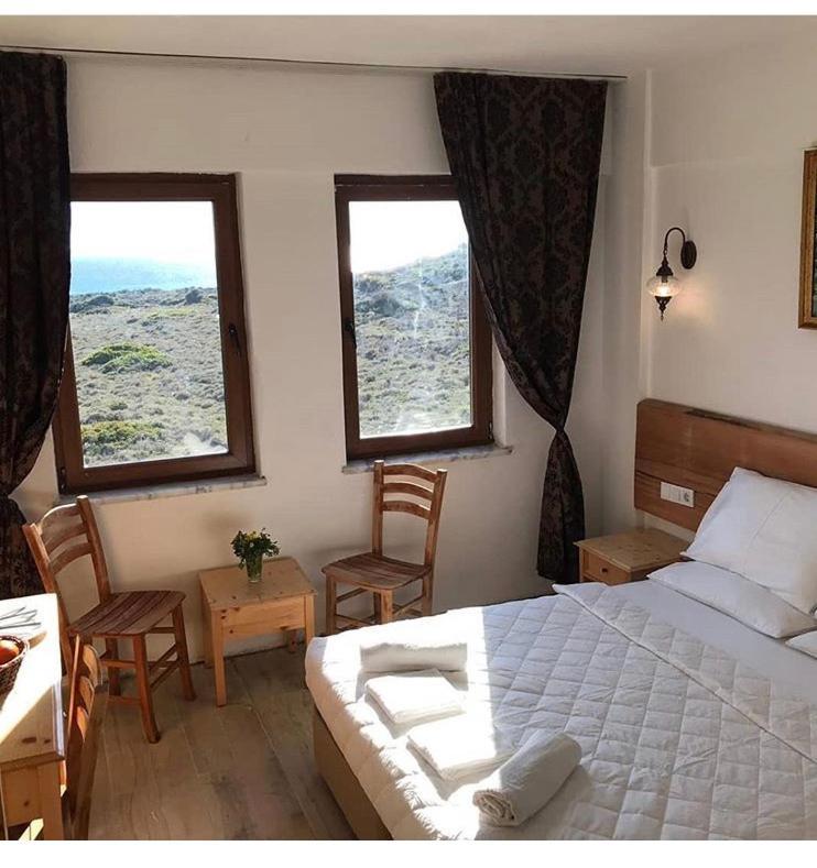 Sukha Inn Hotel & Beach Tenedos Buitenkant foto