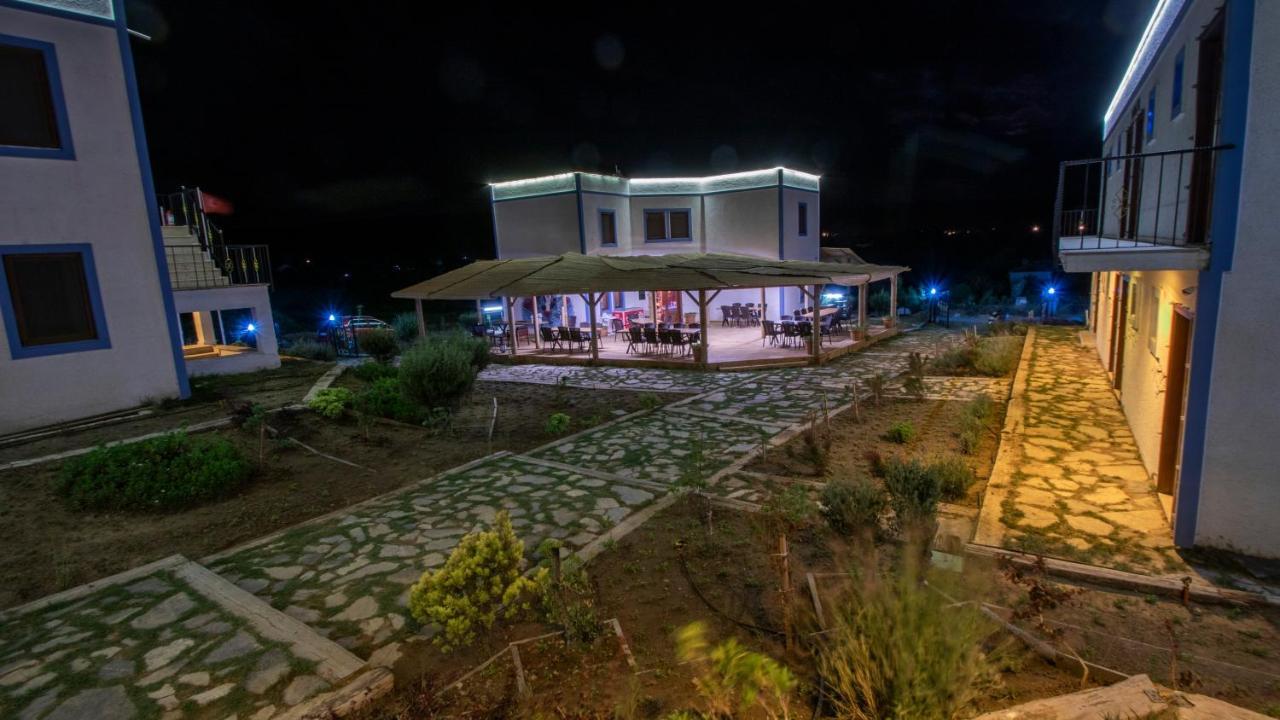 Sukha Inn Hotel & Beach Tenedos Buitenkant foto