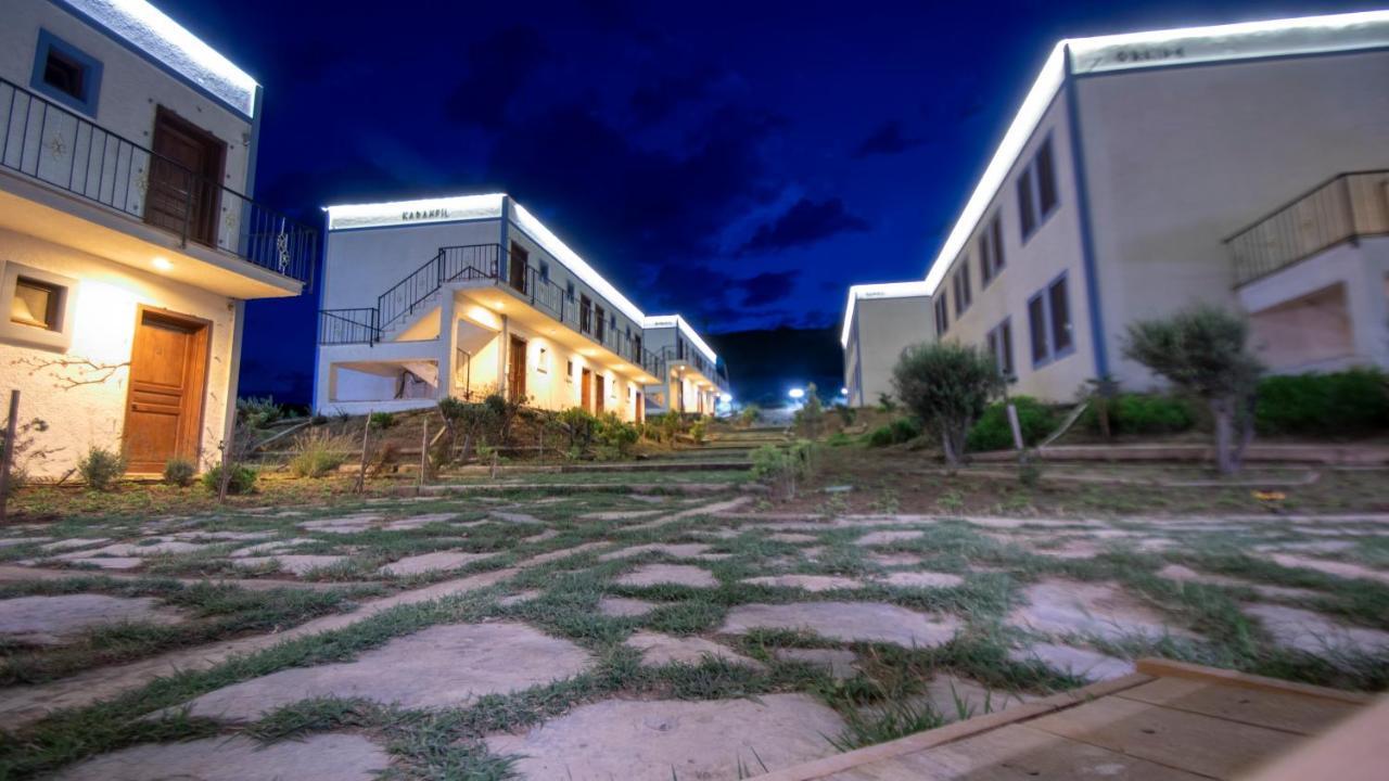 Sukha Inn Hotel & Beach Tenedos Buitenkant foto