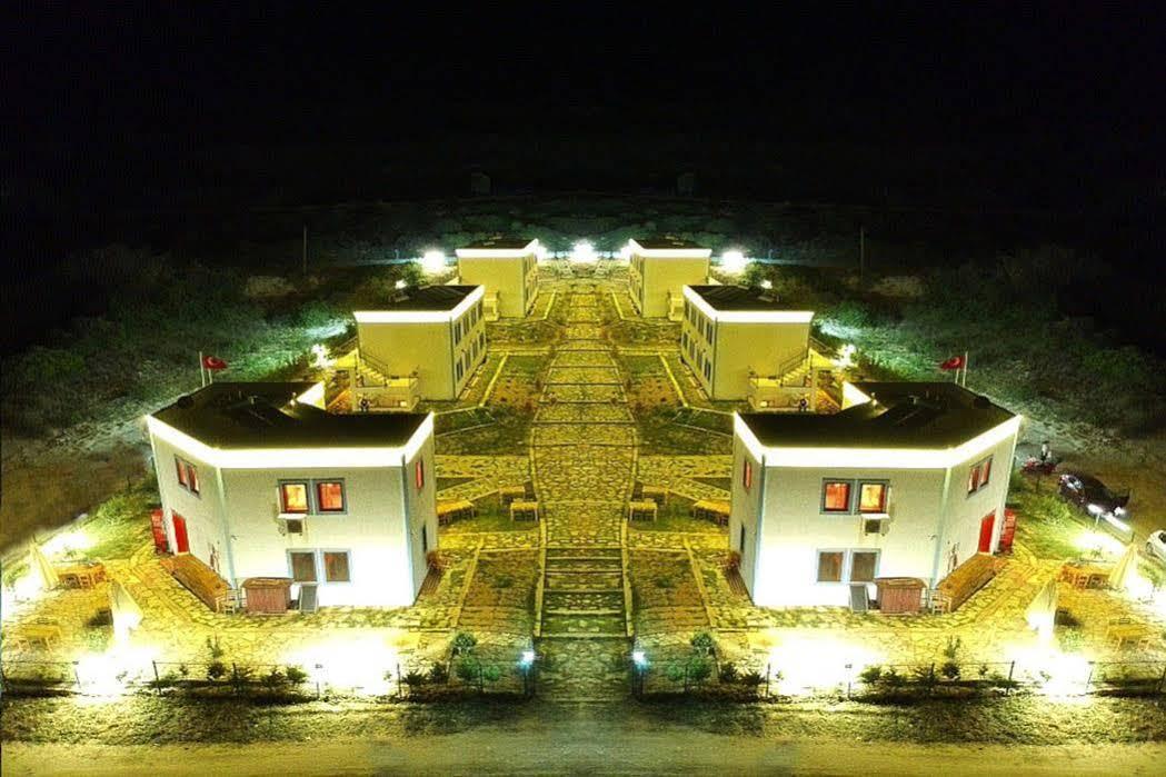 Sukha Inn Hotel & Beach Tenedos Buitenkant foto