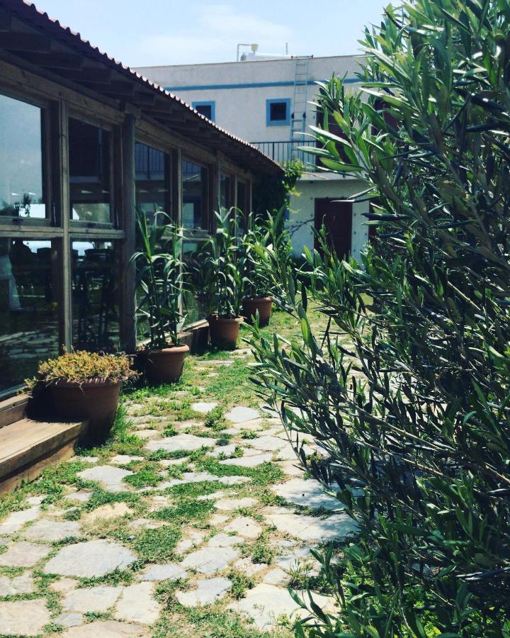 Sukha Inn Hotel & Beach Tenedos Buitenkant foto